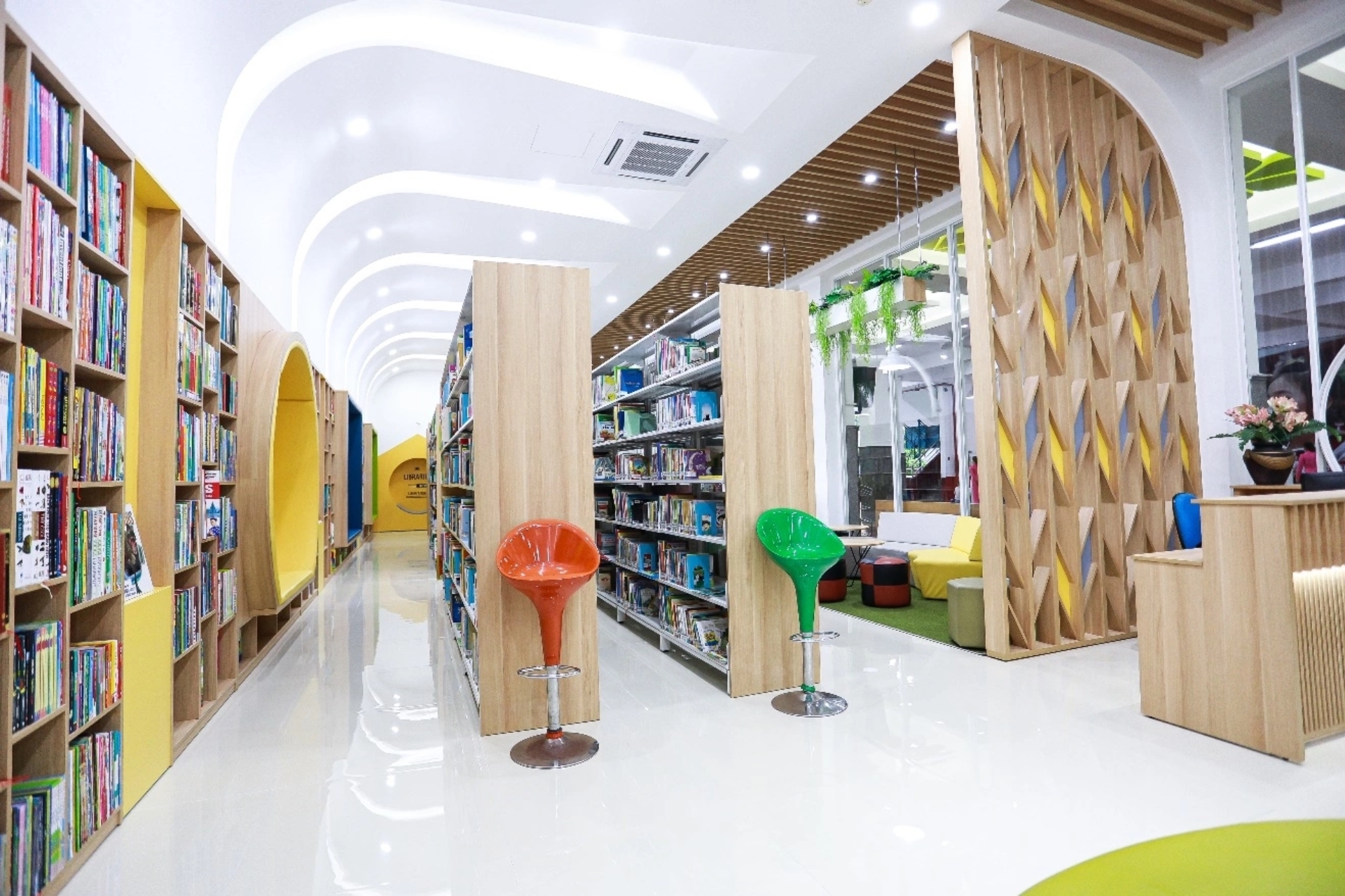 Không gian mở, đa sắc của thư viện Trường Quốc tế Á Châu 